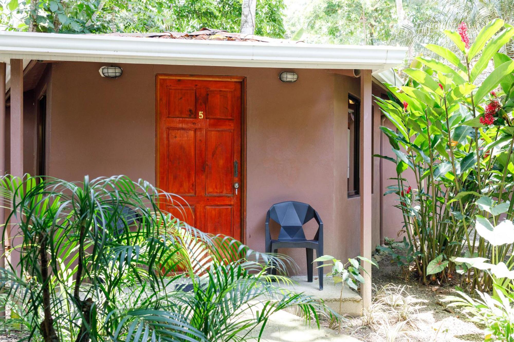 Bambutel Cocles Hotel Puerto Viejo de Talamanca Exterior photo