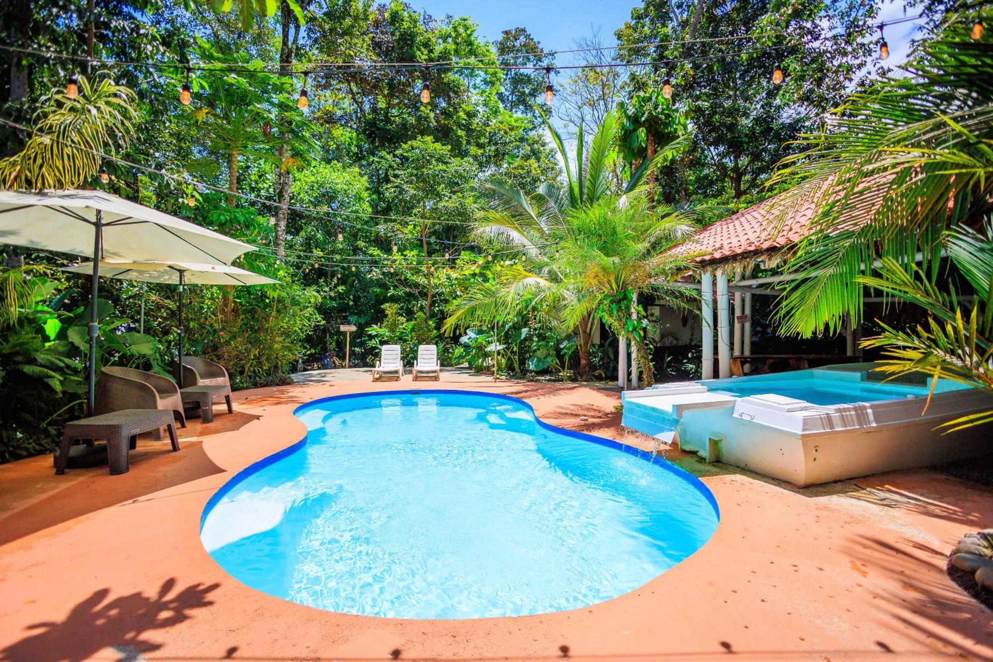 Bambutel Cocles Hotel Puerto Viejo de Talamanca Exterior photo