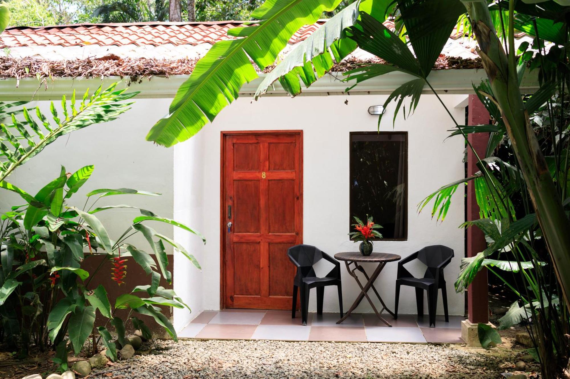 Bambutel Cocles Hotel Puerto Viejo de Talamanca Exterior photo